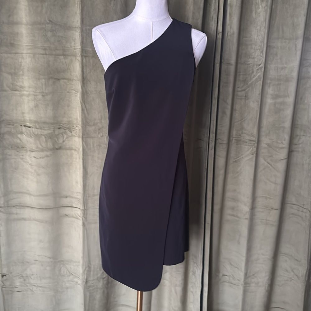Sisley Chic Black One-Shoulder Dress